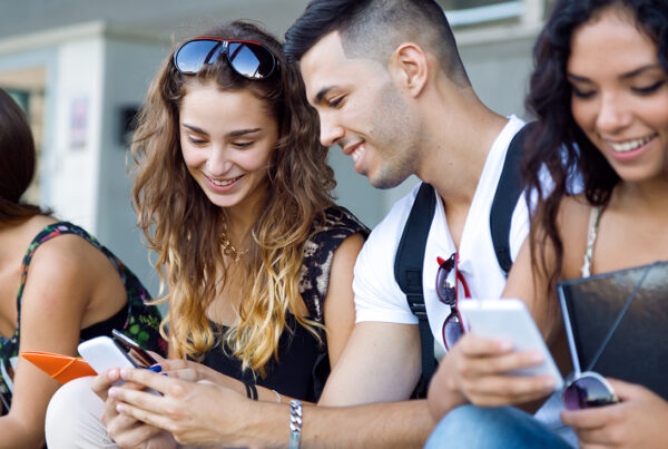 Meta comenzará a usar datos públicos de sus usuarios para entrenar su inteligencia artificial